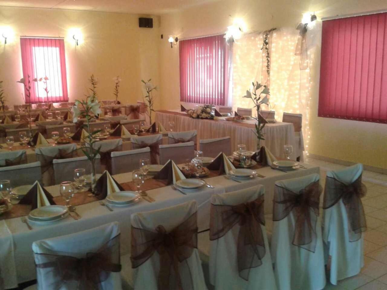Nagyszenas Platan Panzio B&B 외부 사진